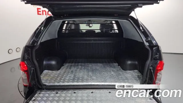KGM Korando 2016 thumb 2