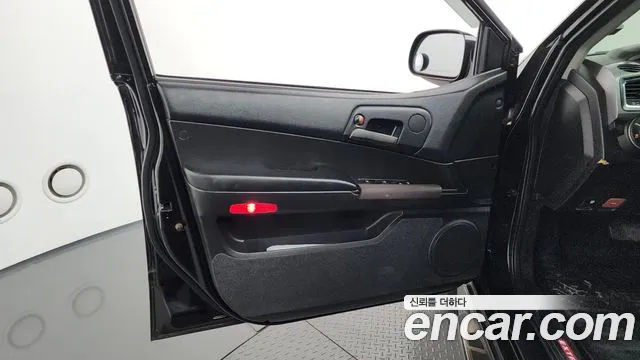 KGM Korando 2016 thumb 12