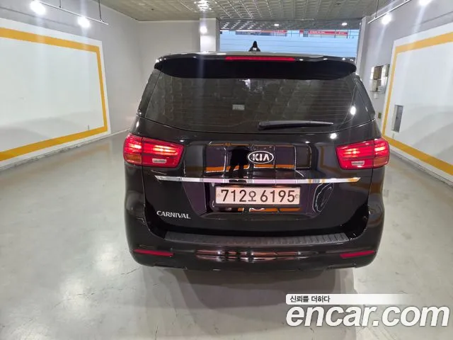 Kia Carnival 2020 thumb 11