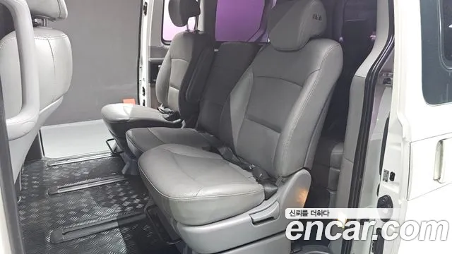 Hyundai Staria 2016 thumb 6