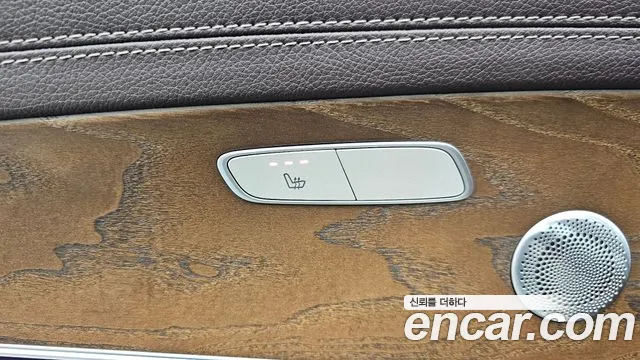 Mercedes-Benz E-Class 2019 thumb 8