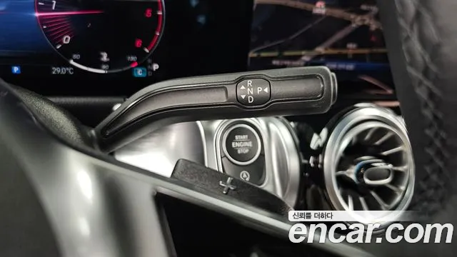 Mercedes-Benz GLB 2024 thumb 9