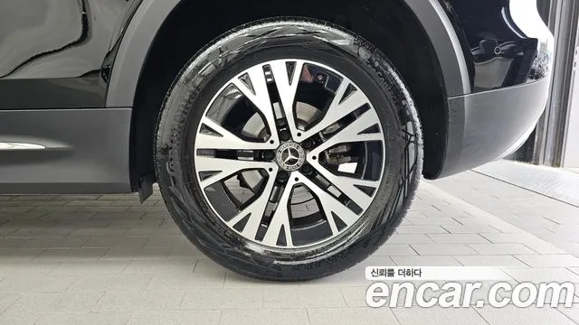 Mercedes-Benz GLB 2024 thumb 2
