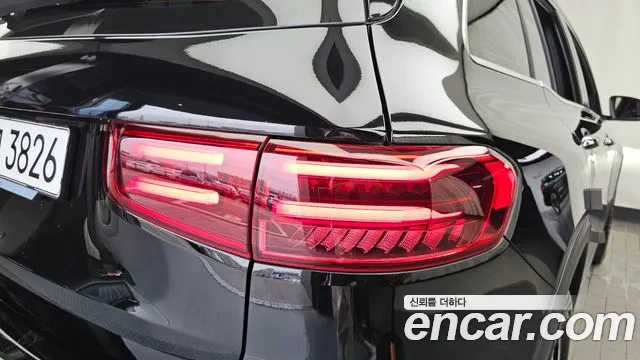 Mercedes-Benz GLB 2024 thumb 4