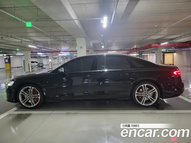 Audi S8 2021 thumb 3