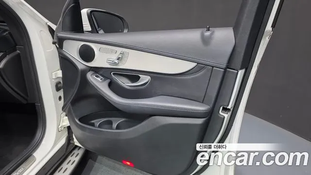 Mercedes-Benz GLC 2017 thumb 9