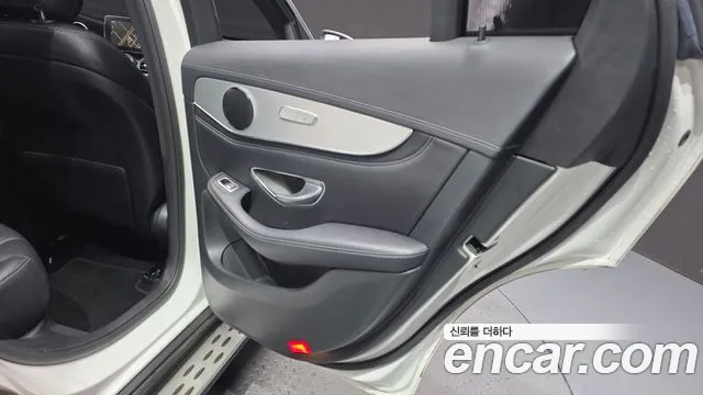 Mercedes-Benz GLC 2017 thumb 3