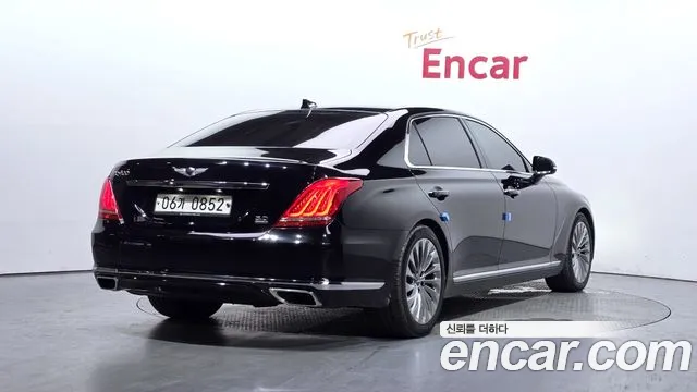 Genesis G90 2016 thumb 2