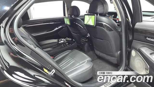 Genesis G90 2016 thumb 6