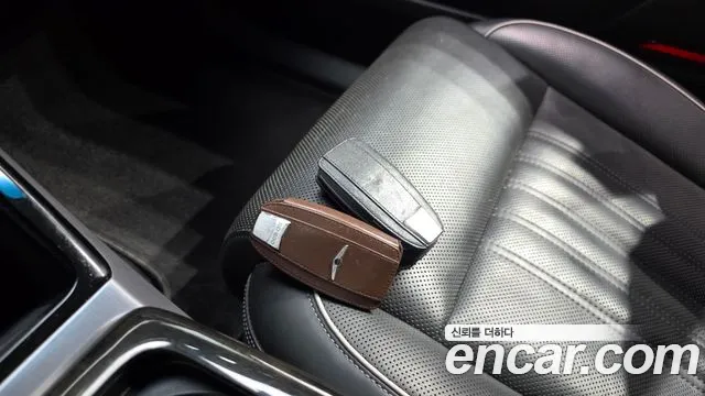 Genesis G90 2016 thumb 7