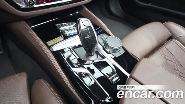 BMW 5 серии 2023 thumb 4