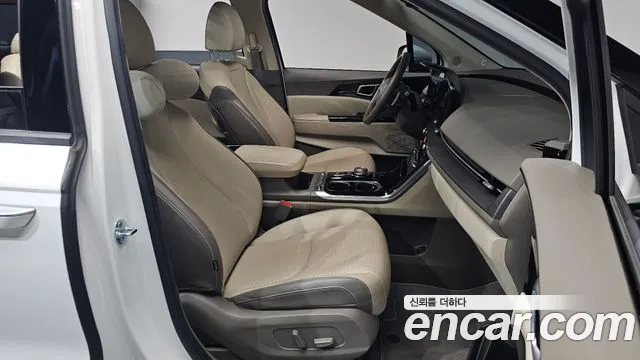 Kia Carnival 2021 thumb 3