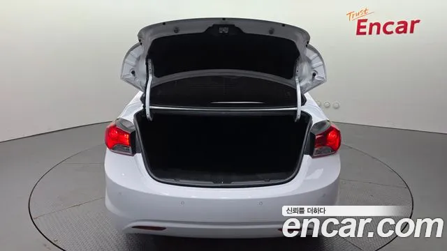 Hyundai Avante 2013 thumb 8