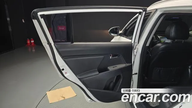 Kia Sportage 2015 thumb 9
