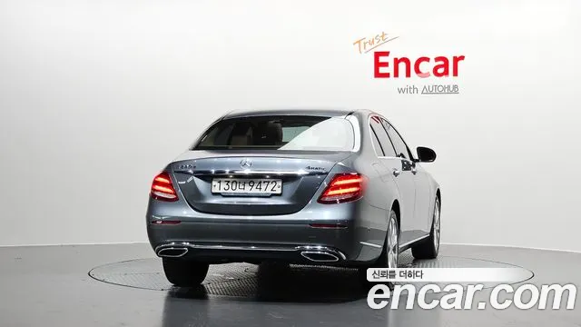 Mercedes-Benz E-Class 2018 thumb 12