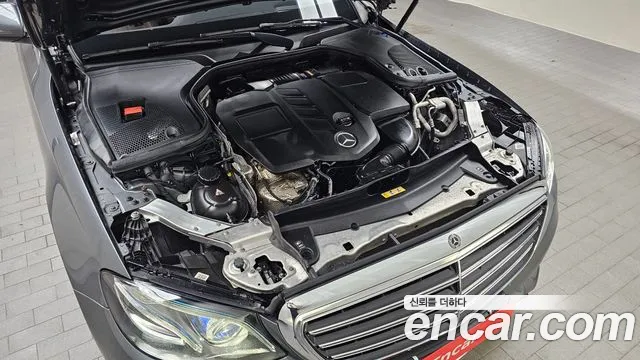 Mercedes-Benz E-Class 2018 thumb 2