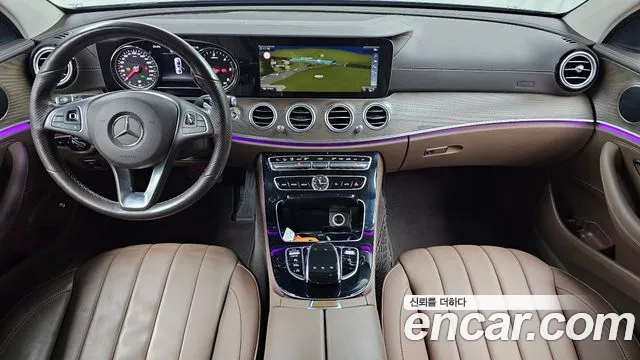 Mercedes-Benz E-Class 2018 thumb 11