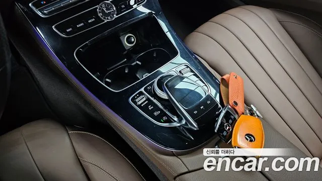Mercedes-Benz E-Class 2018 thumb 9
