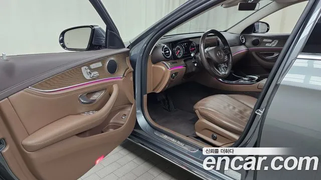 Mercedes-Benz E-Class 2018 thumb 6