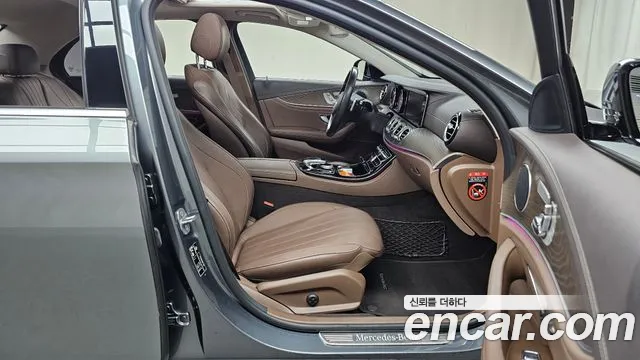 Mercedes-Benz E-Class 2018 thumb 7