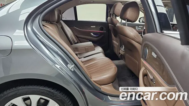 Mercedes-Benz E-Class 2018 thumb 8