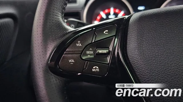 KGM Tivoli Air 2016 thumb 8