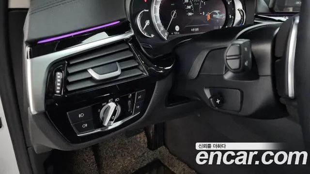 BMW 5 серии 2017 thumb 7