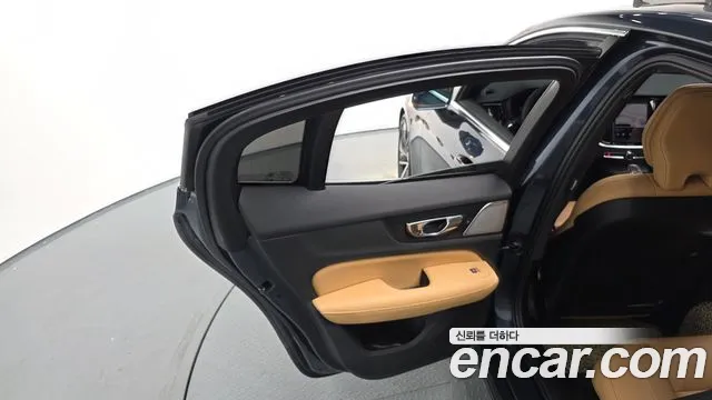 Volvo S60 2023 thumb 12