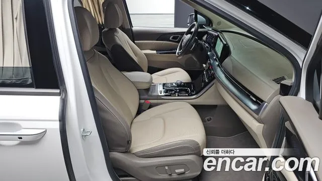 Kia Carnival 2021 thumb 8