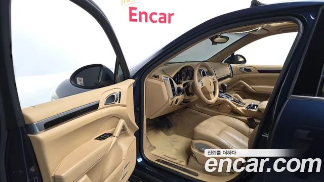 Porsche Cayenne 2011 thumb 2