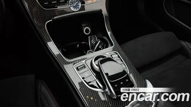 Mercedes-Benz C-Class 2019 thumb 11