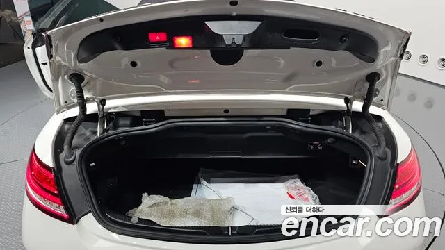 Mercedes-Benz C-Class 2019 thumb 4