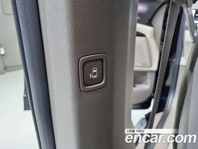 Kia Carnival 2021 thumb 12