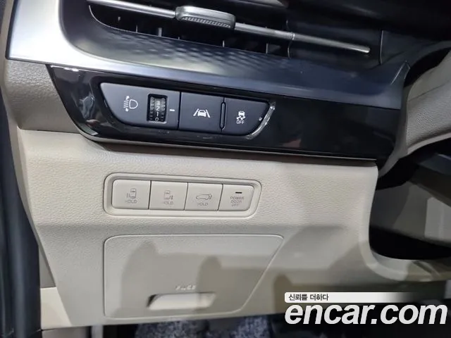 Kia Carnival 2021 thumb 9