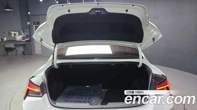 Hyundai Elantra 2021 thumb 3