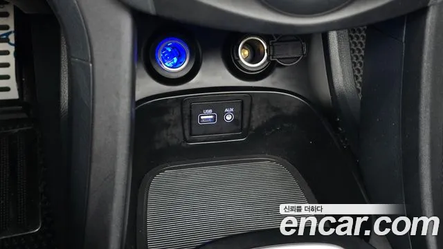 Hyundai Santafe 2016 thumb 3