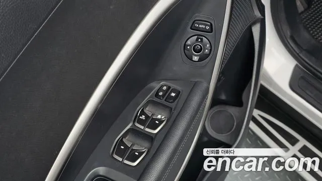 Hyundai Santafe 2016 thumb 7