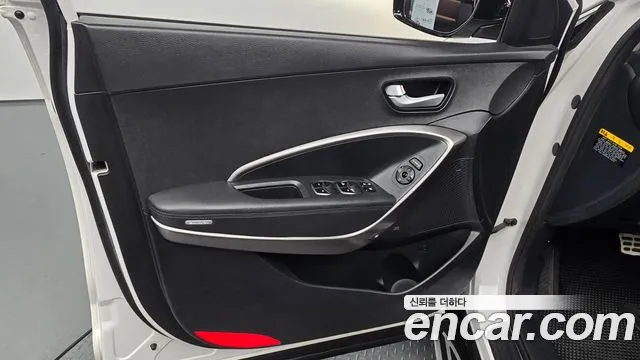 Hyundai Santafe 2016 thumb 8
