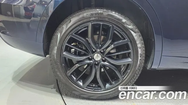 Maserati Levante 2022 thumb 11