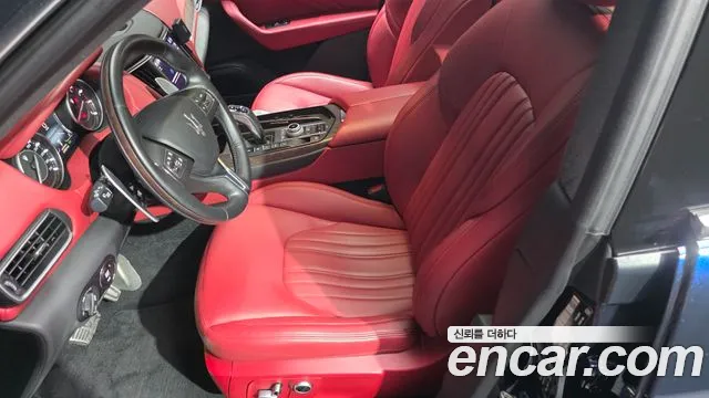 Maserati Levante 2022 thumb 12