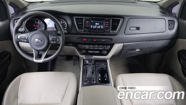 Kia Carnival 2017 thumb 7