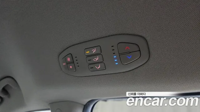 Kia Carnival 2017 thumb 6