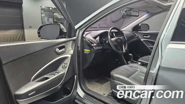 Hyundai Santafe 2017 thumb 7