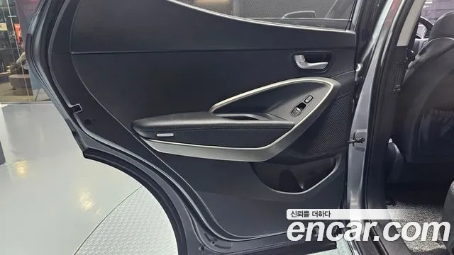 Hyundai Santafe 2017 thumb 4