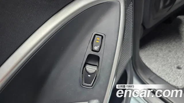 Hyundai Santafe 2017 thumb 12