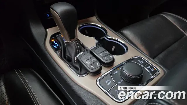 Jeep Grand Cherokee 2017 thumb 9