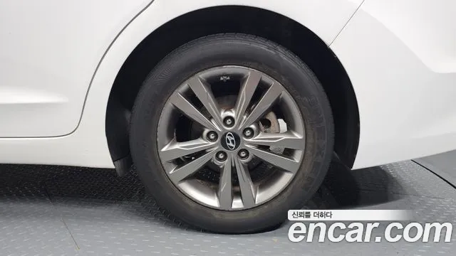 Hyundai Avante 2015 thumb 3