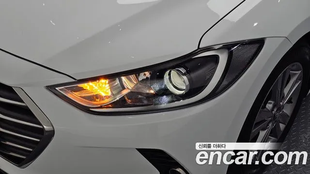 Hyundai Avante 2015 thumb 5