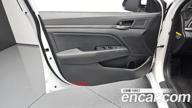 Hyundai Avante 2015 thumb 6