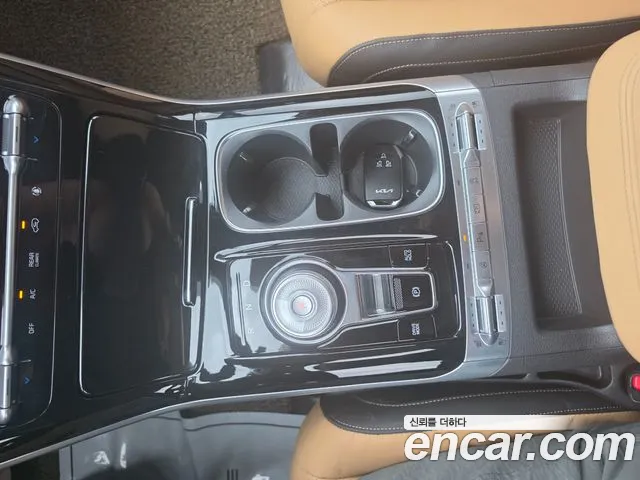 Kia Carnival 2023 thumb 2